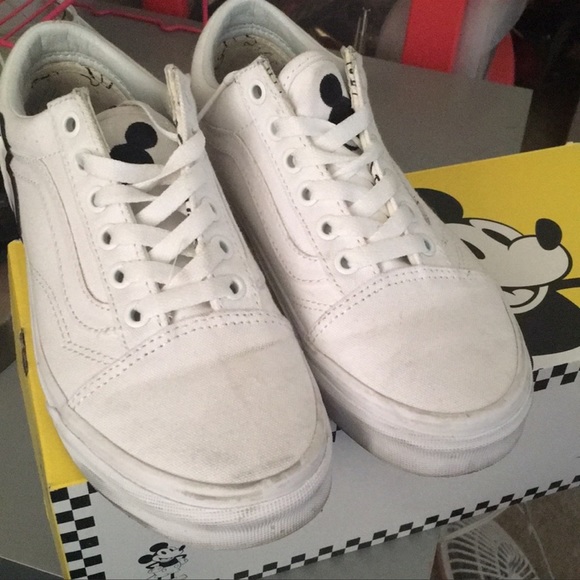 Mickey Mouse Vans LIMITED EDITION - Picture 2 of 6
